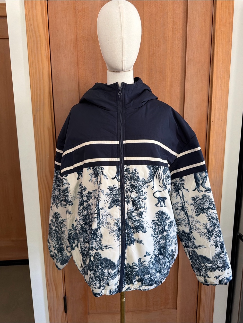 ELLANDEMM Navy and White Hooded Printed Jacket